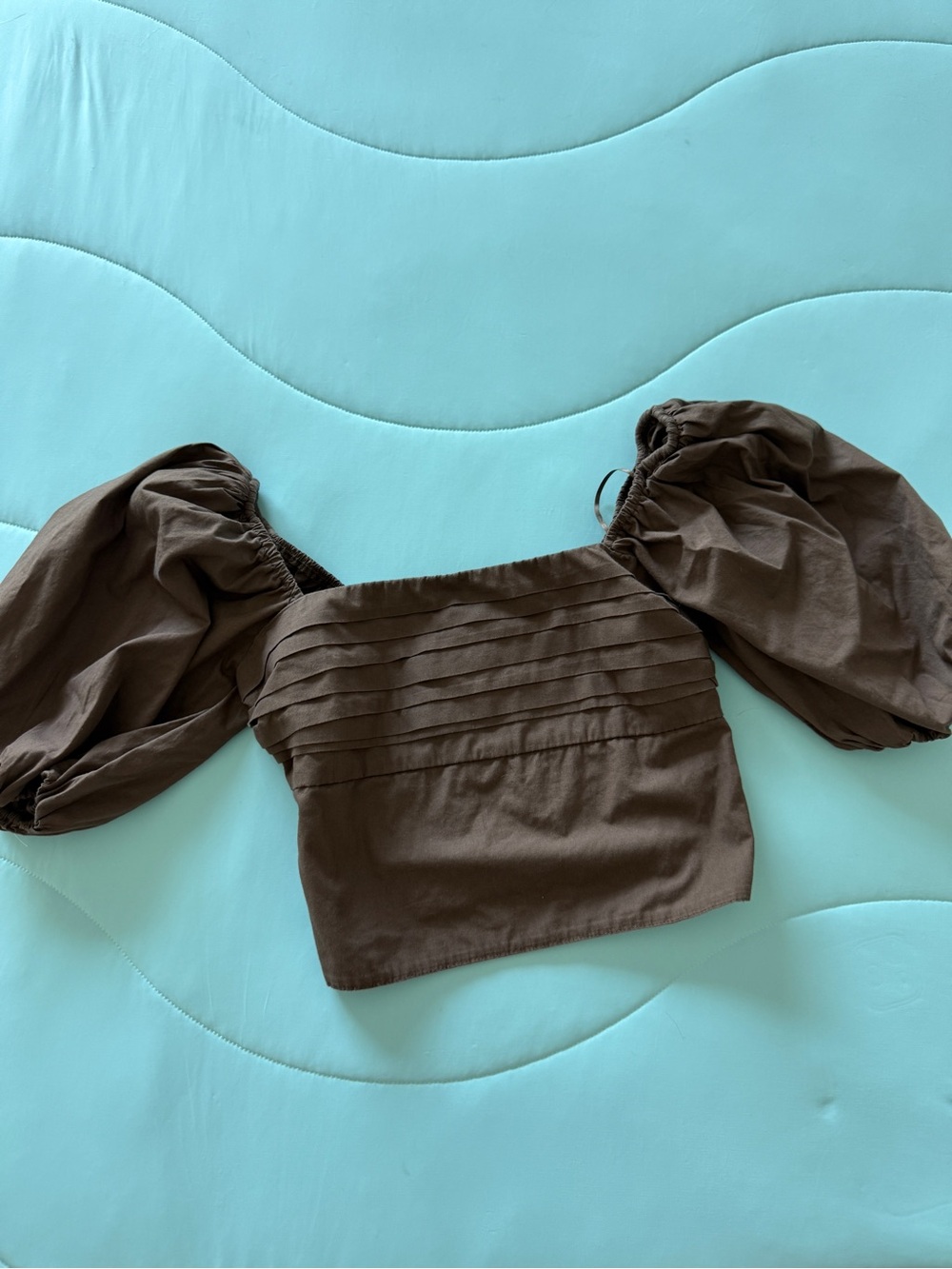Abercrombie and Fitch brown puff sleeve crop smocked back blouse